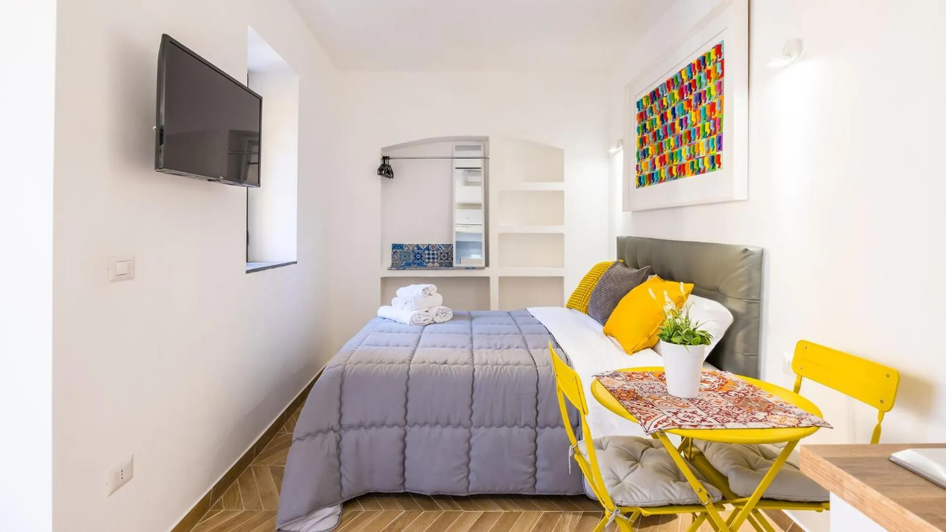 Palazzo Mormando - Mini Apartment Naples